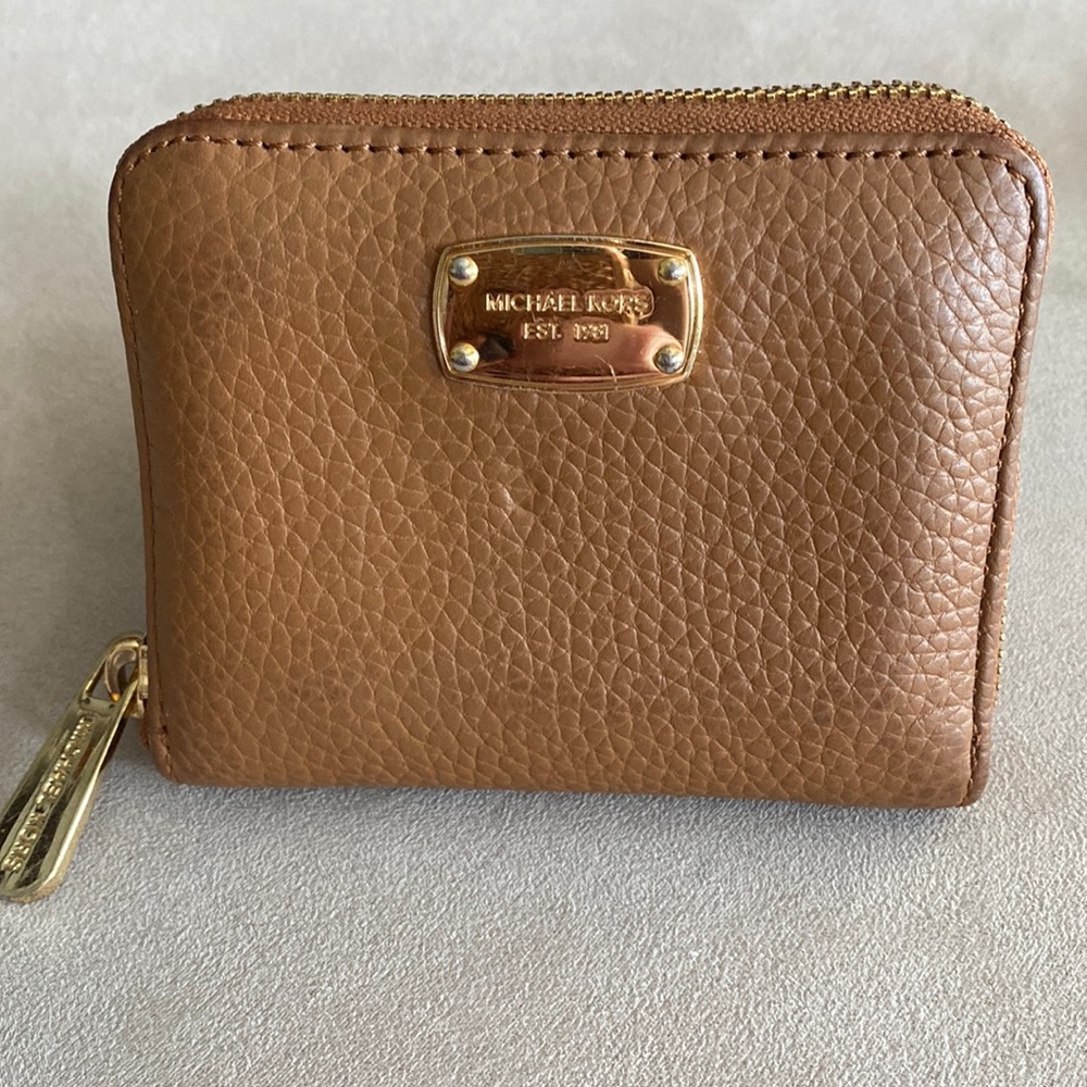 Michael Kors Zipper Folded Wallet